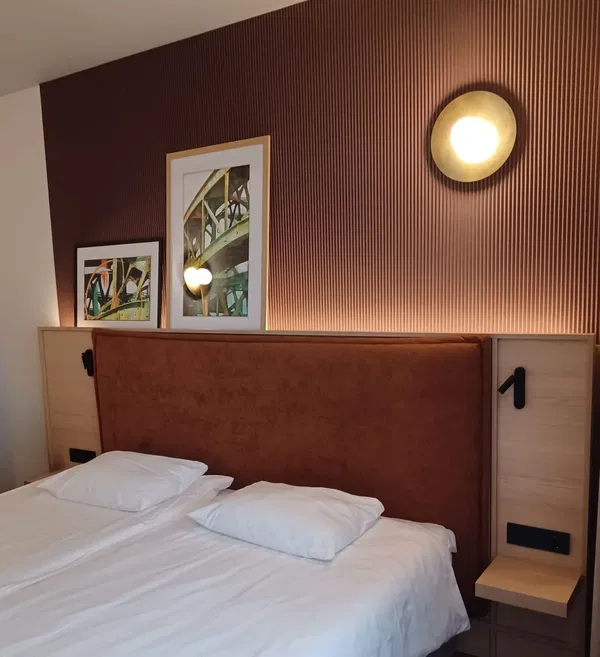 Energická akustika v hotelu Qubus
